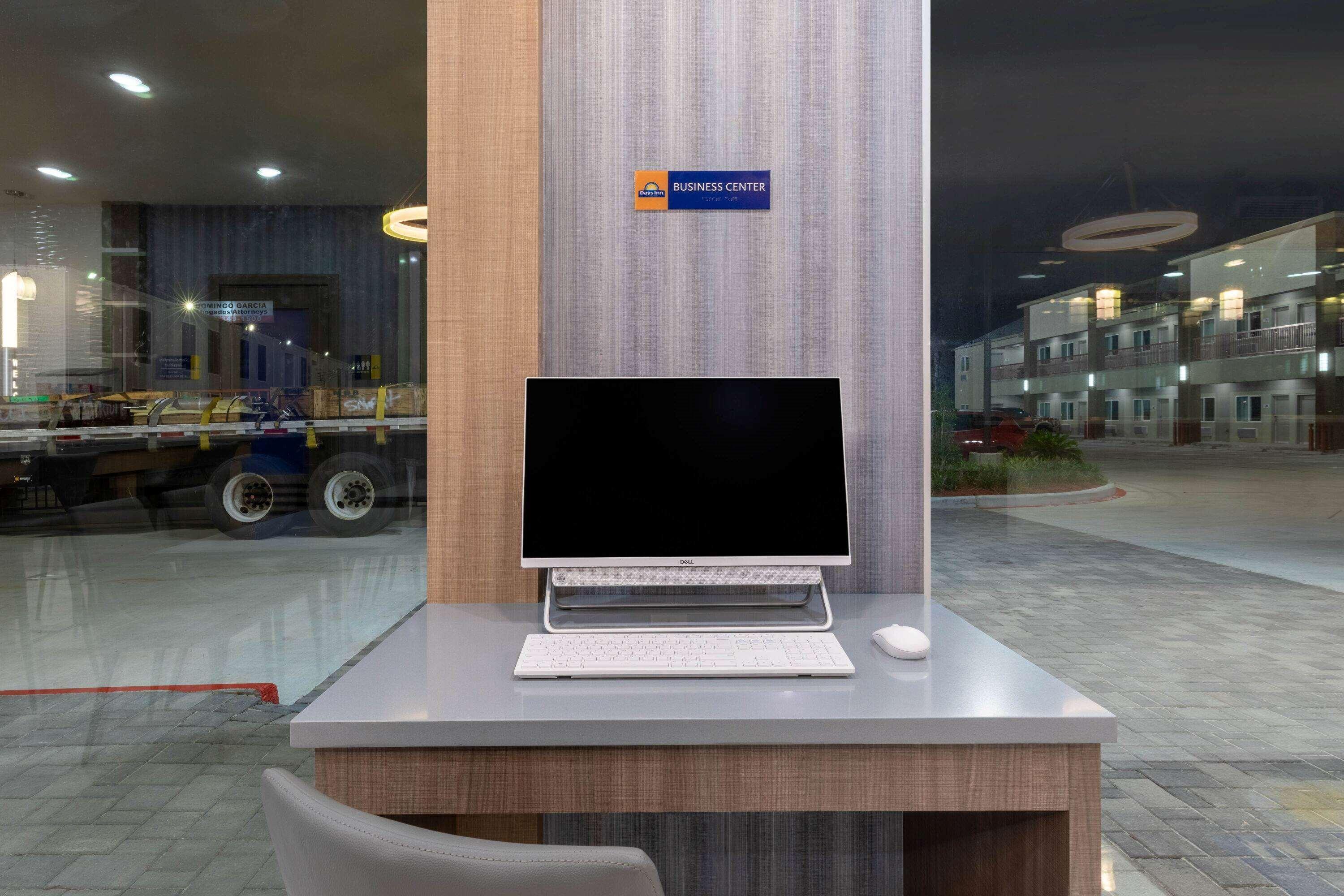 Days Inn & Suites By Wyndham Downtown/University Of Houston Extérieur photo